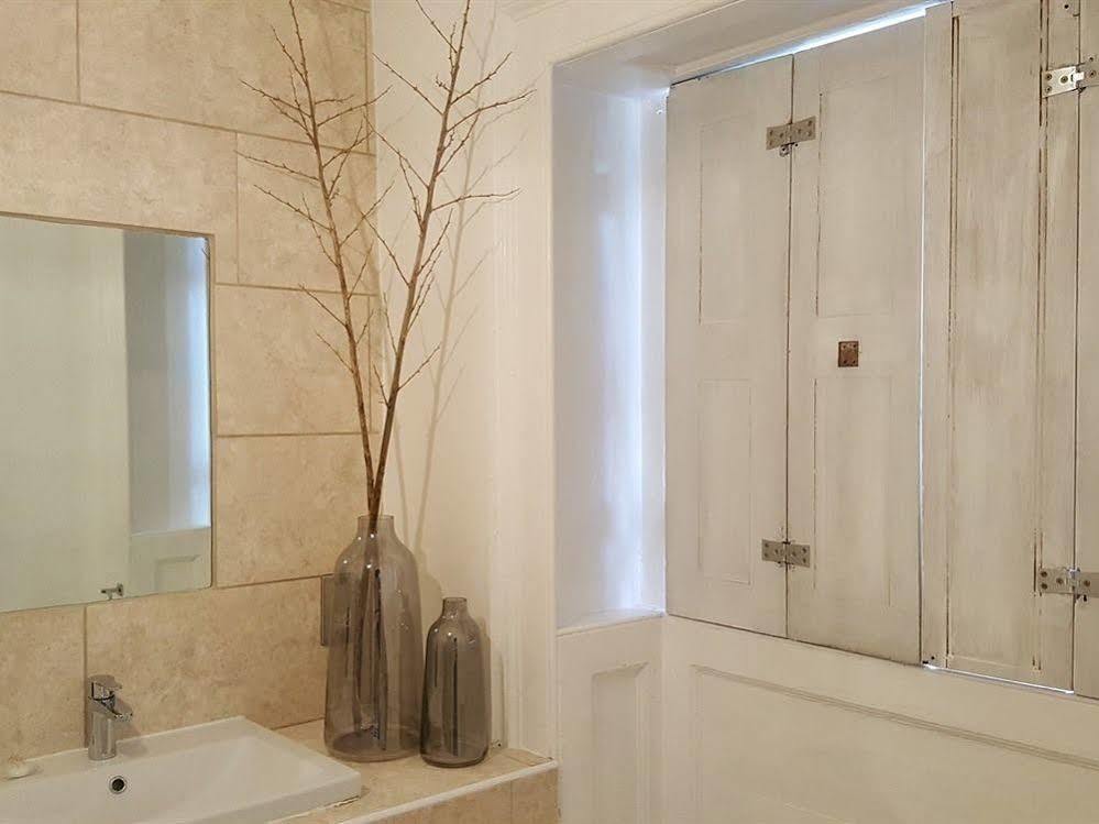 Grigshot Apartment Stroud  Ngoại thất bức ảnh